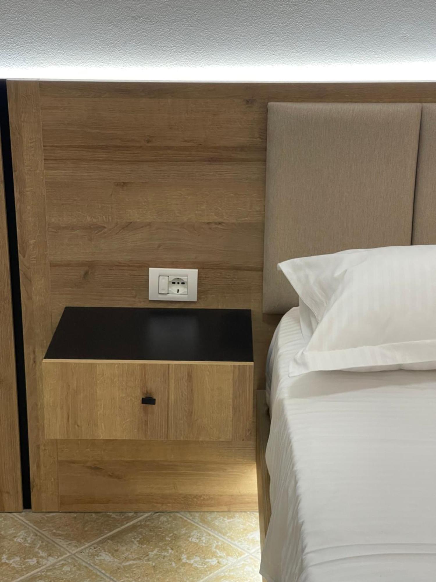 Hotel Riti Shiroka Luaran gambar